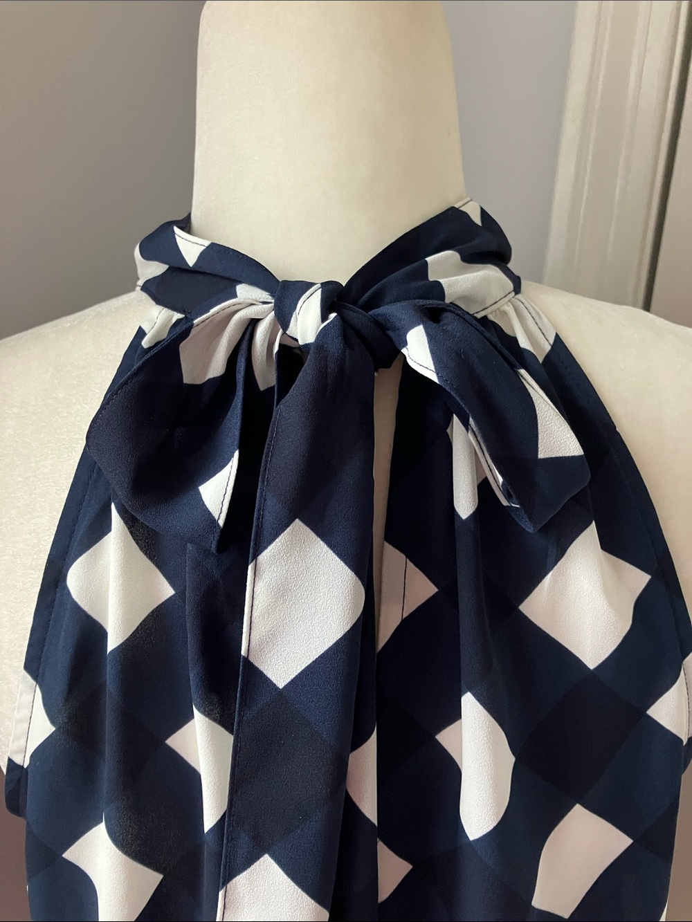 J. Crew sleeveless high neck bow navy & white checkered top blouse tank 6 EUC - Picture 4 of 10